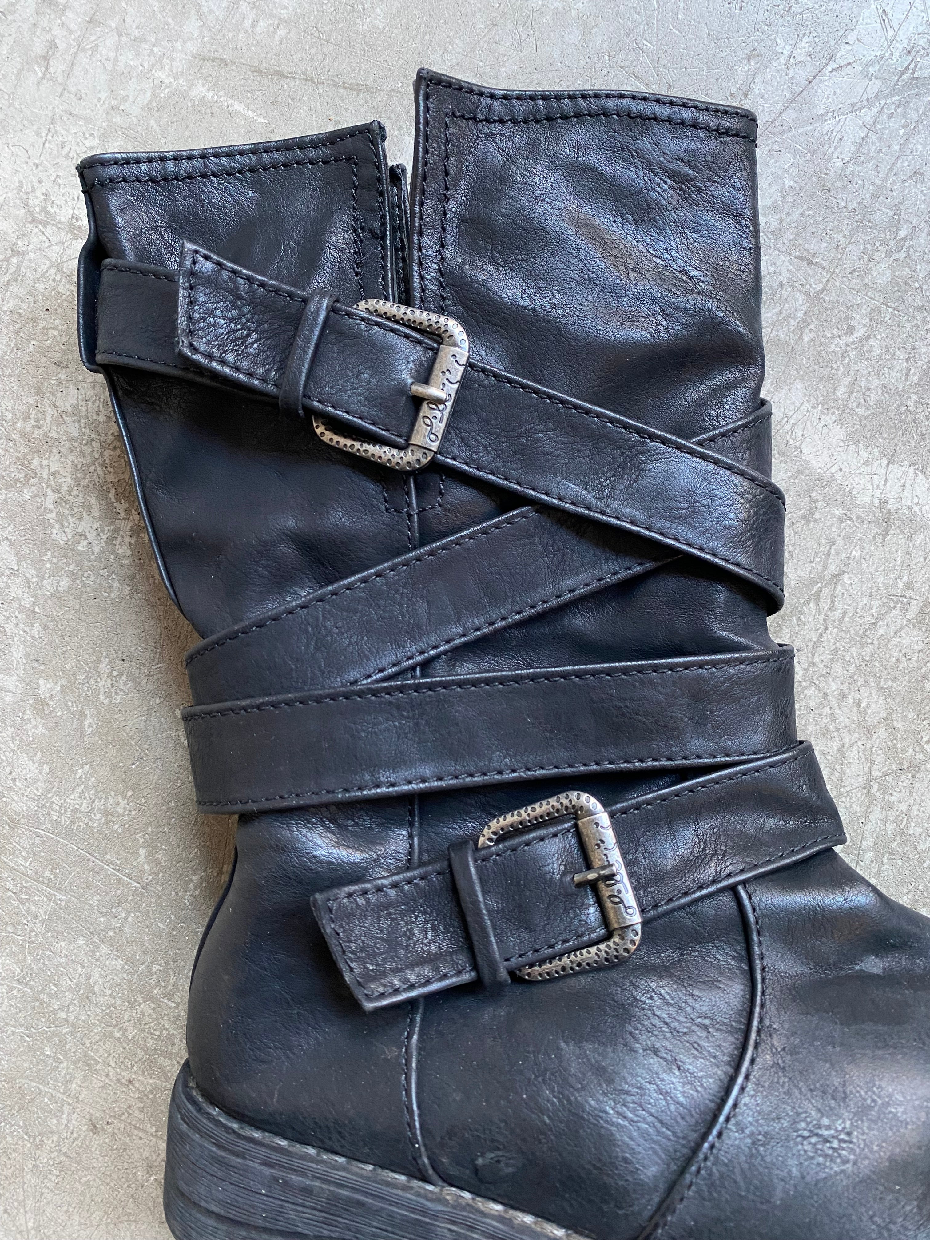 Vintage black faux leather boots size 38