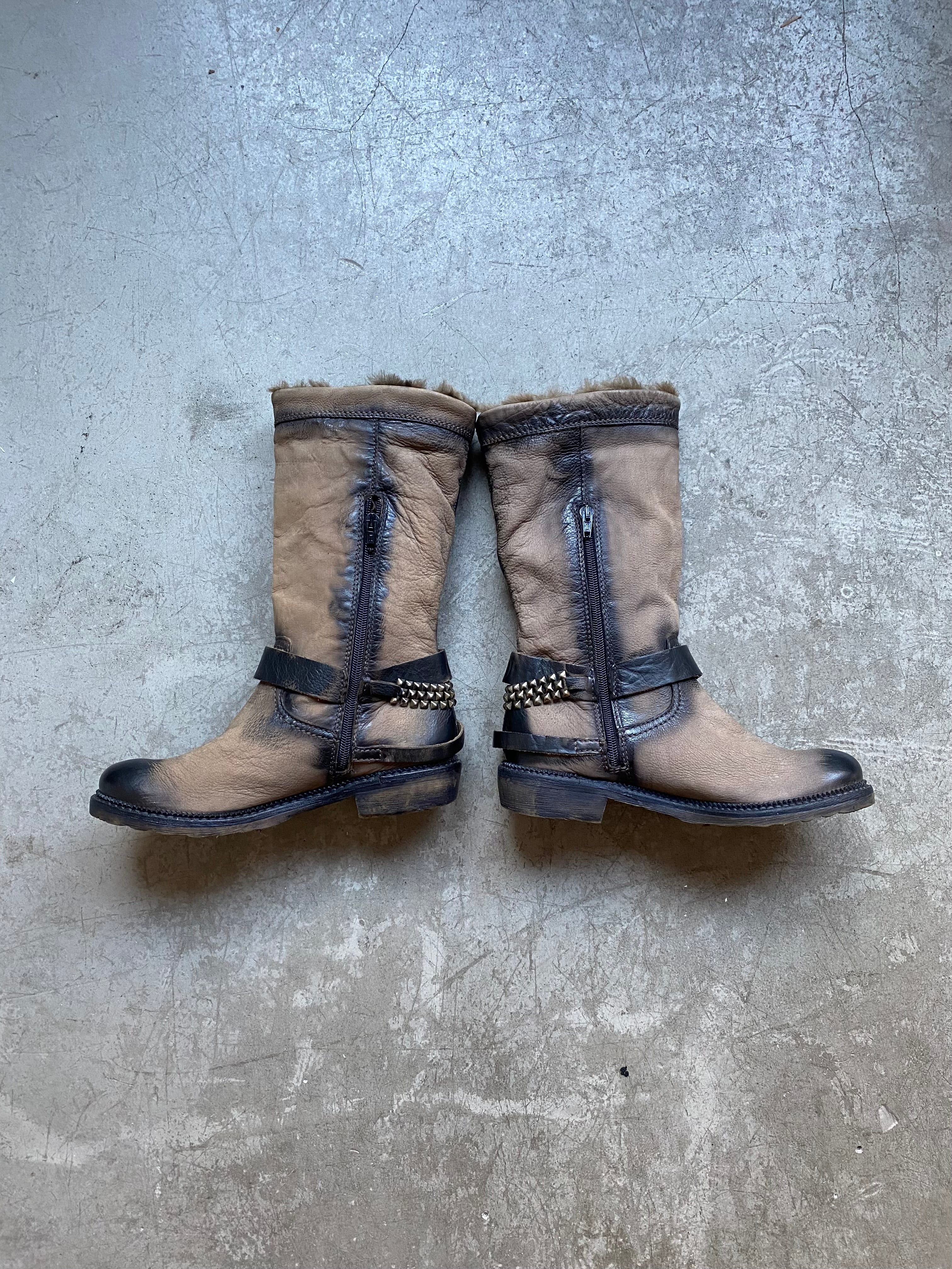 Vintage beige/black leather studded boots size 37