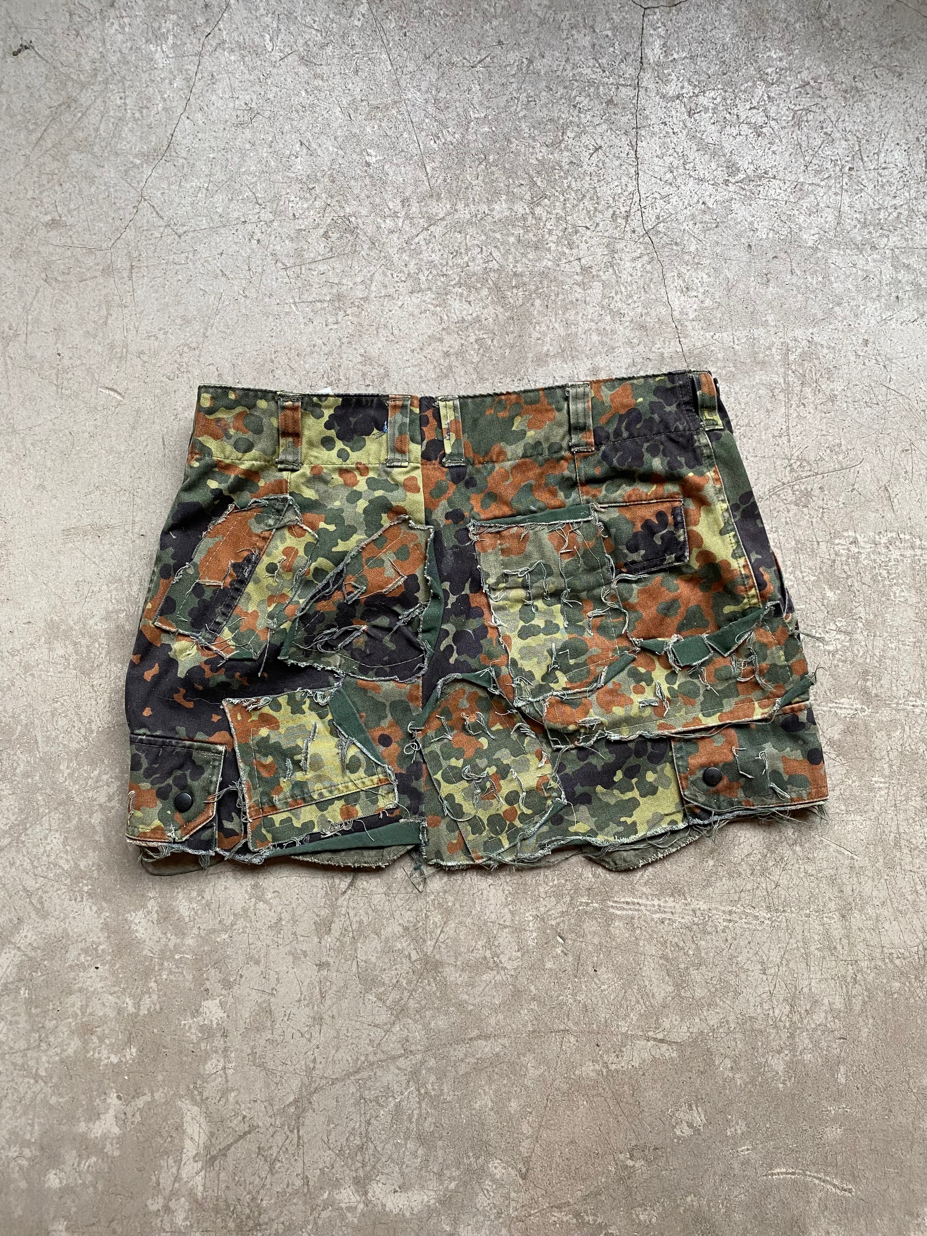 Camouflage mini skirt