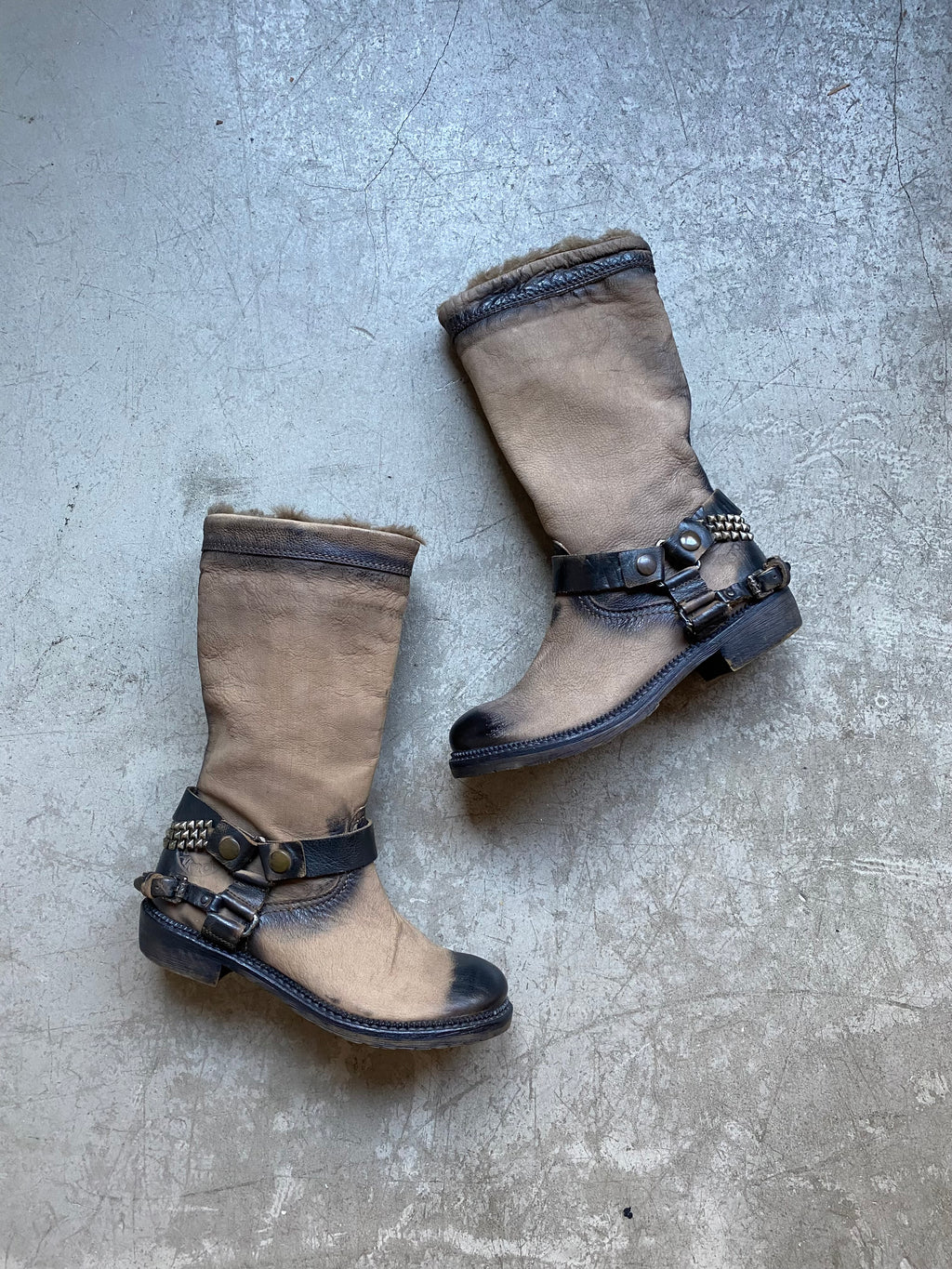 Vintage beige/black leather studded boots size 37