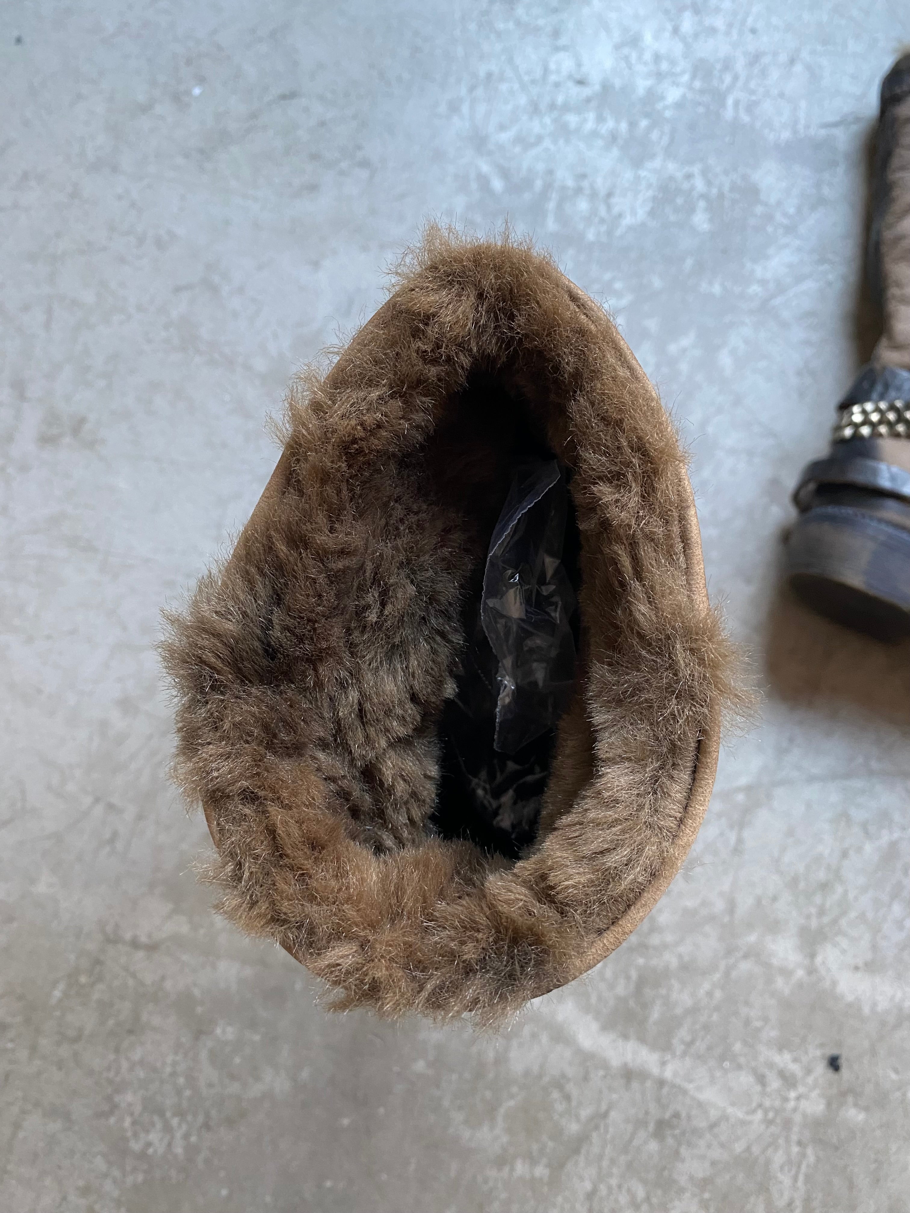 Vintage beige/black leather studded boots size 37