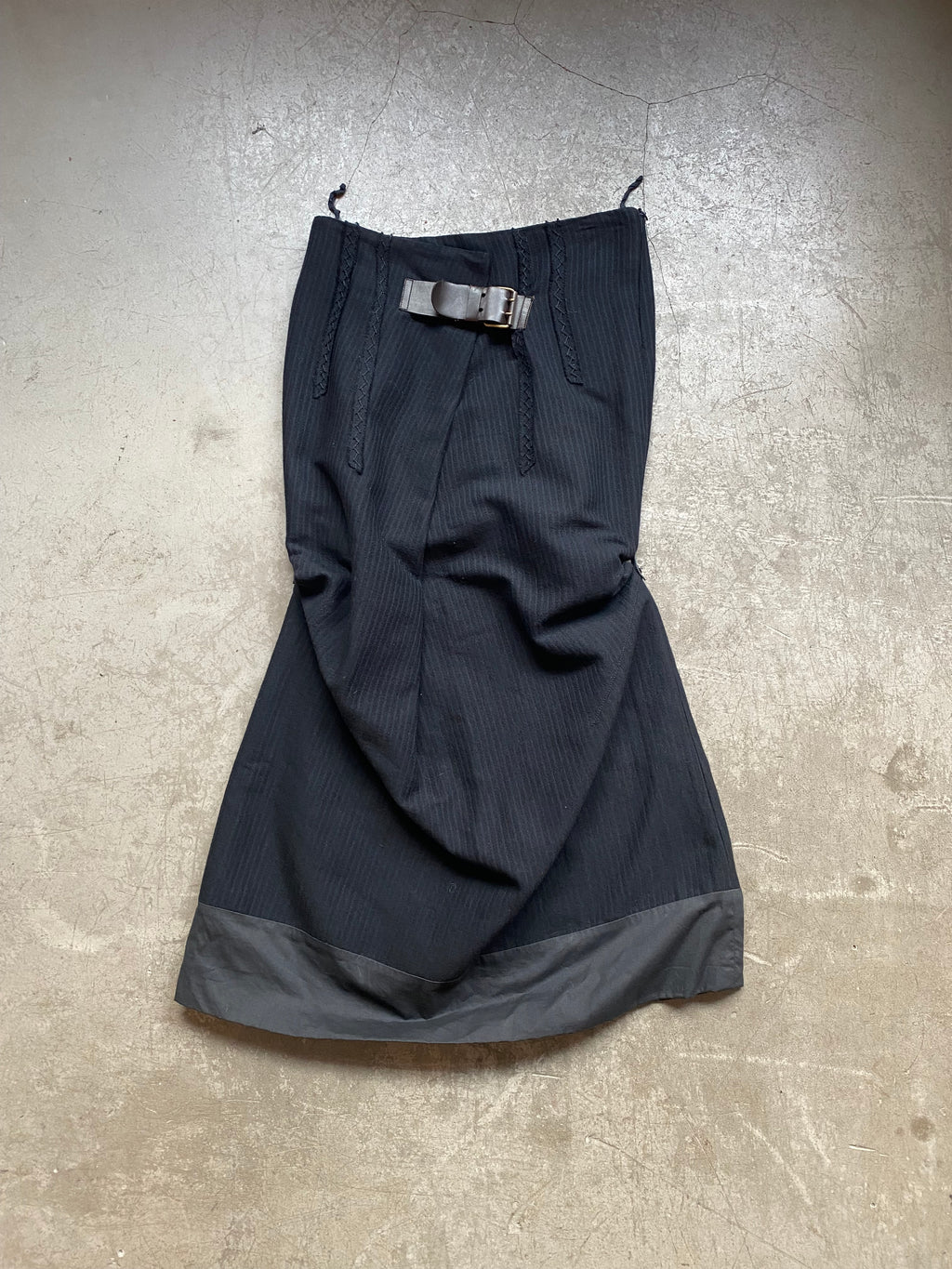 Maxi skirt with leather belt detail