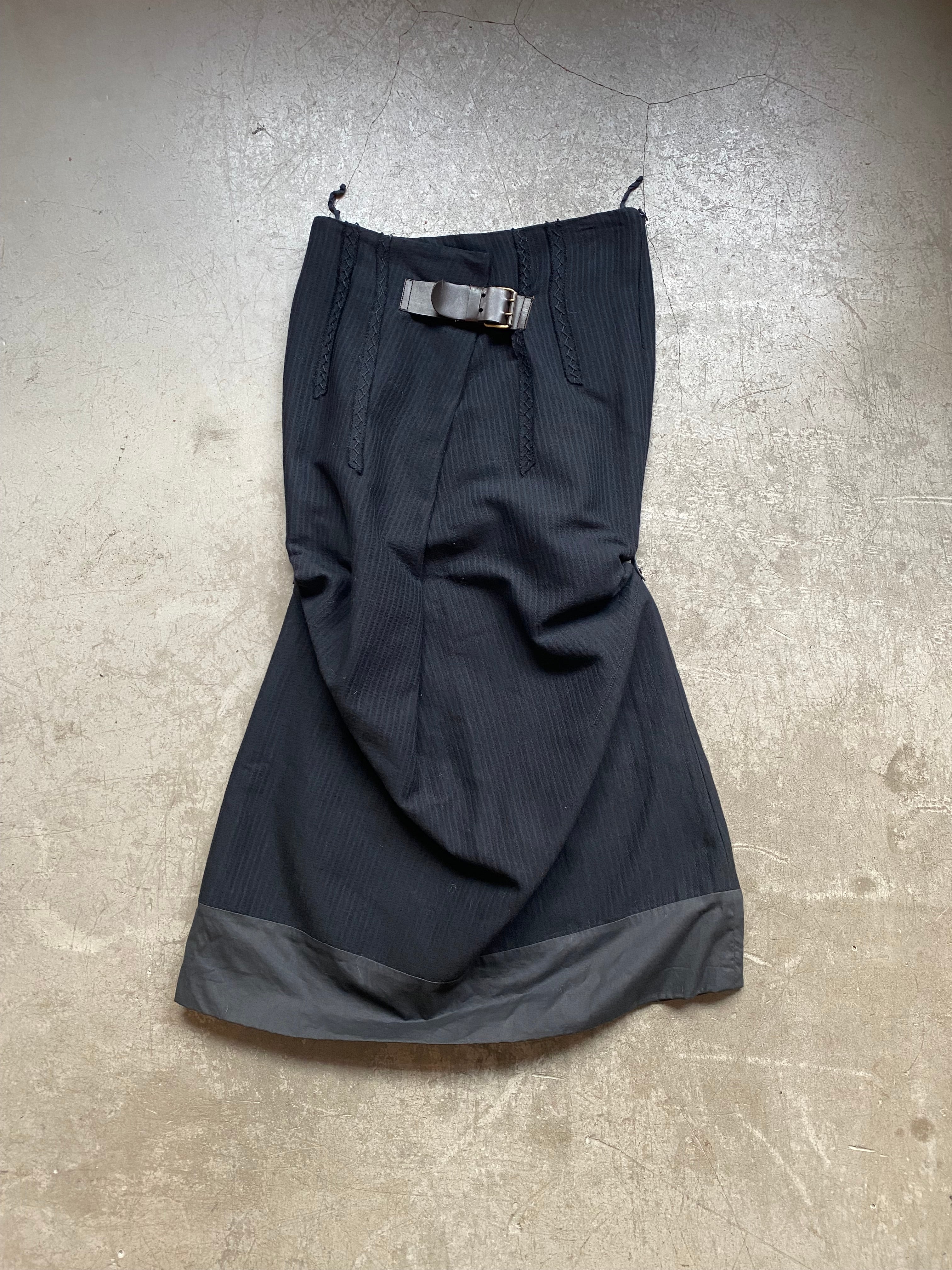 Maxi skirt with leather belt detail