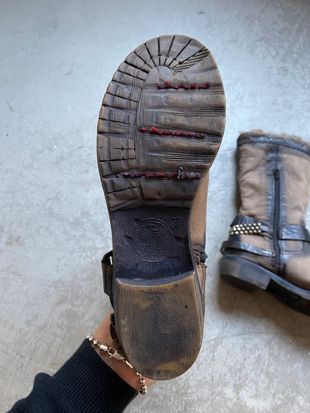 Vintage beige/black leather studded boots size 37