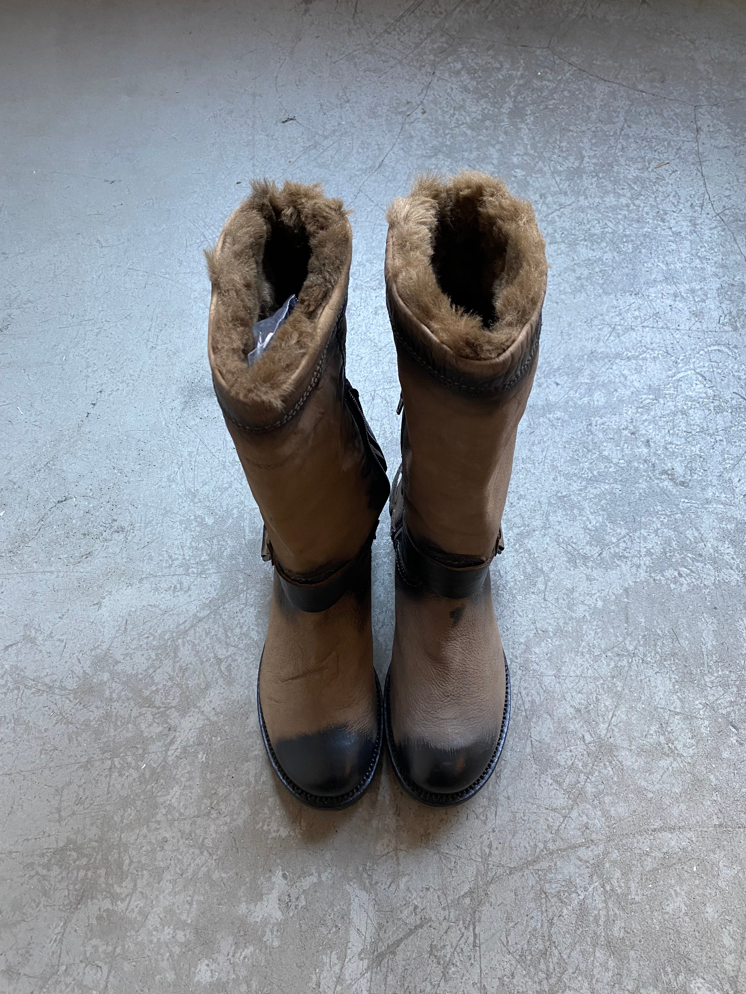 Vintage beige/black leather studded boots size 37