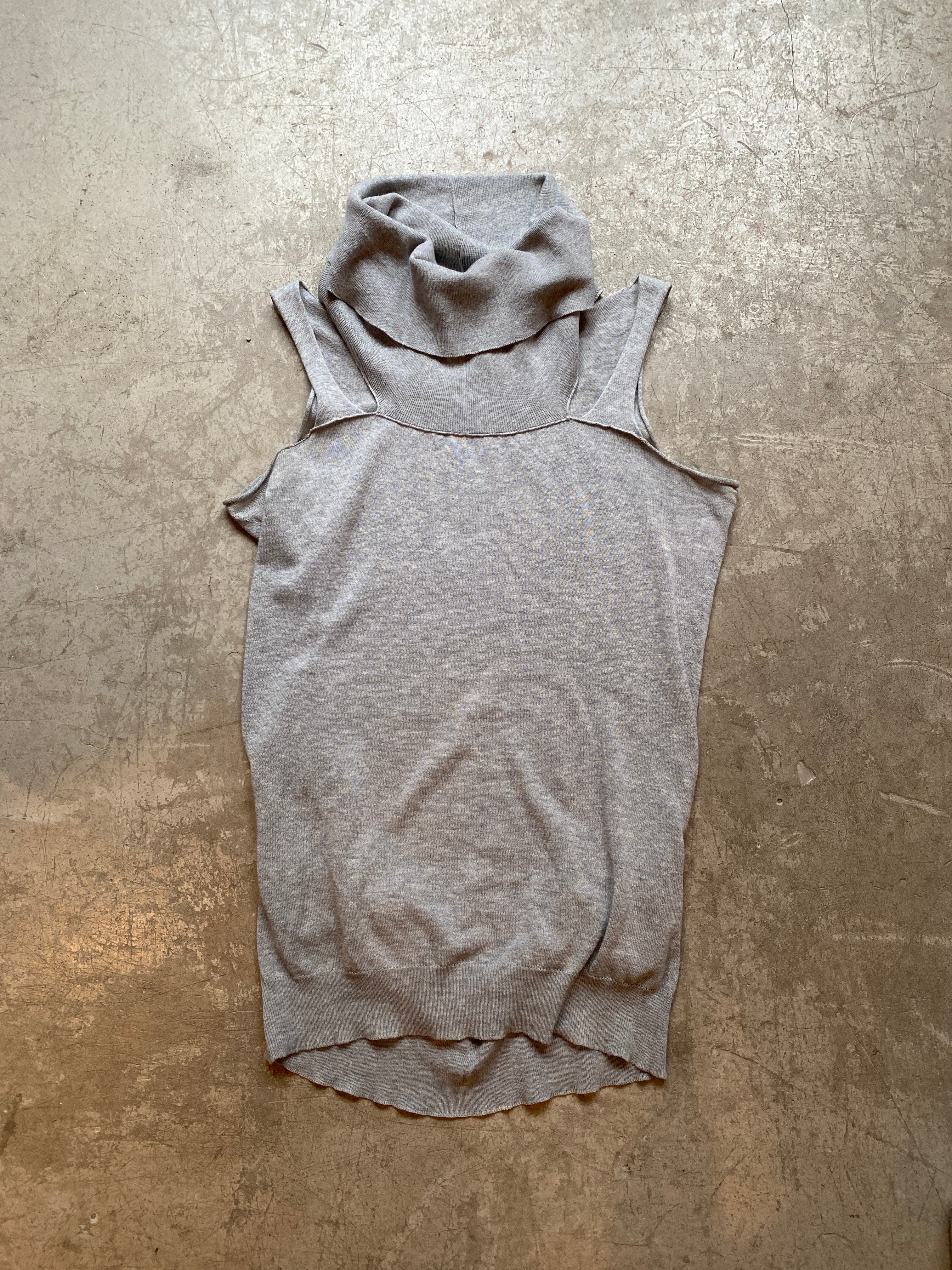 Grey cut-out gilet