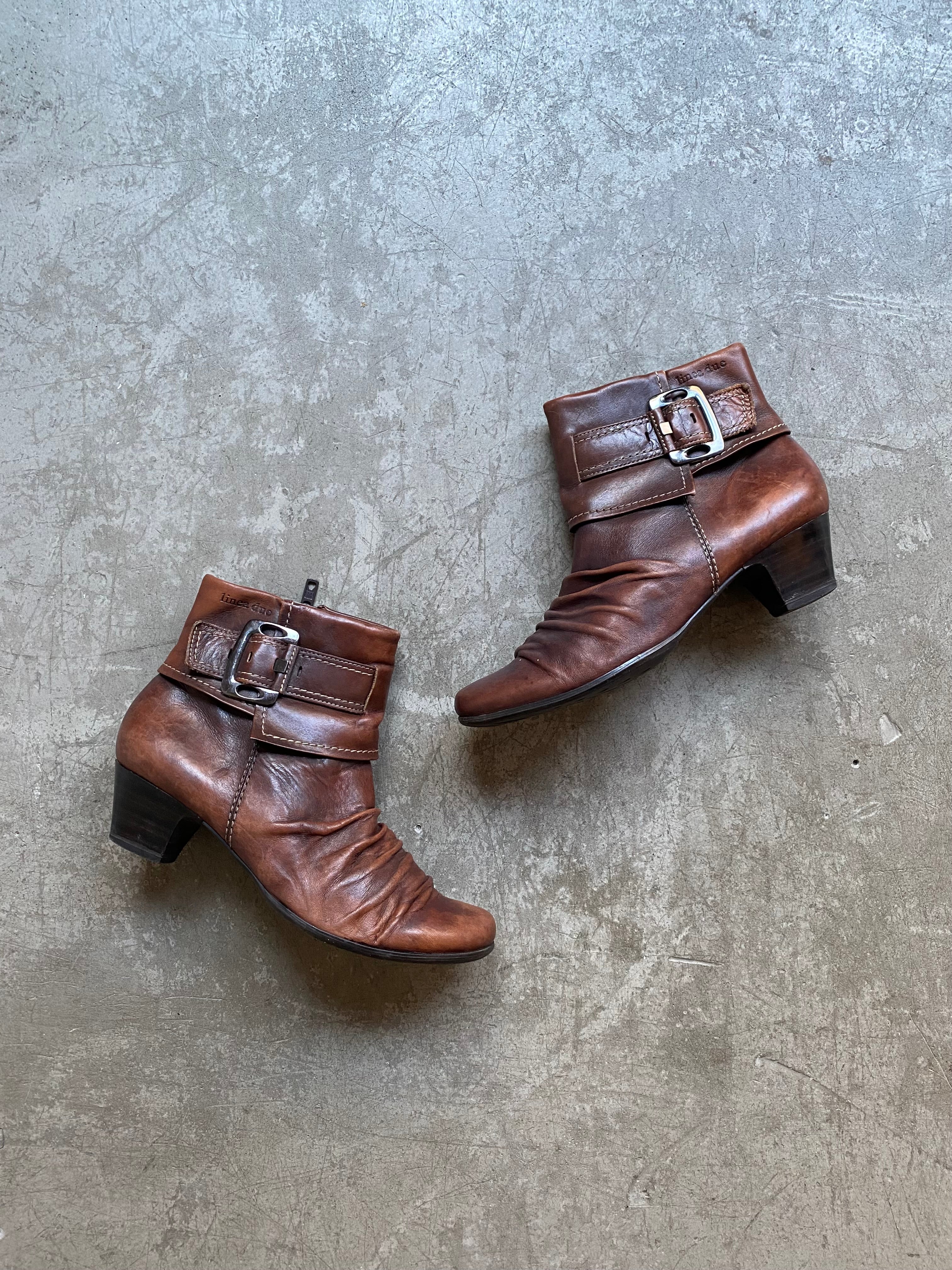 Vintage brown leather short boots size 39