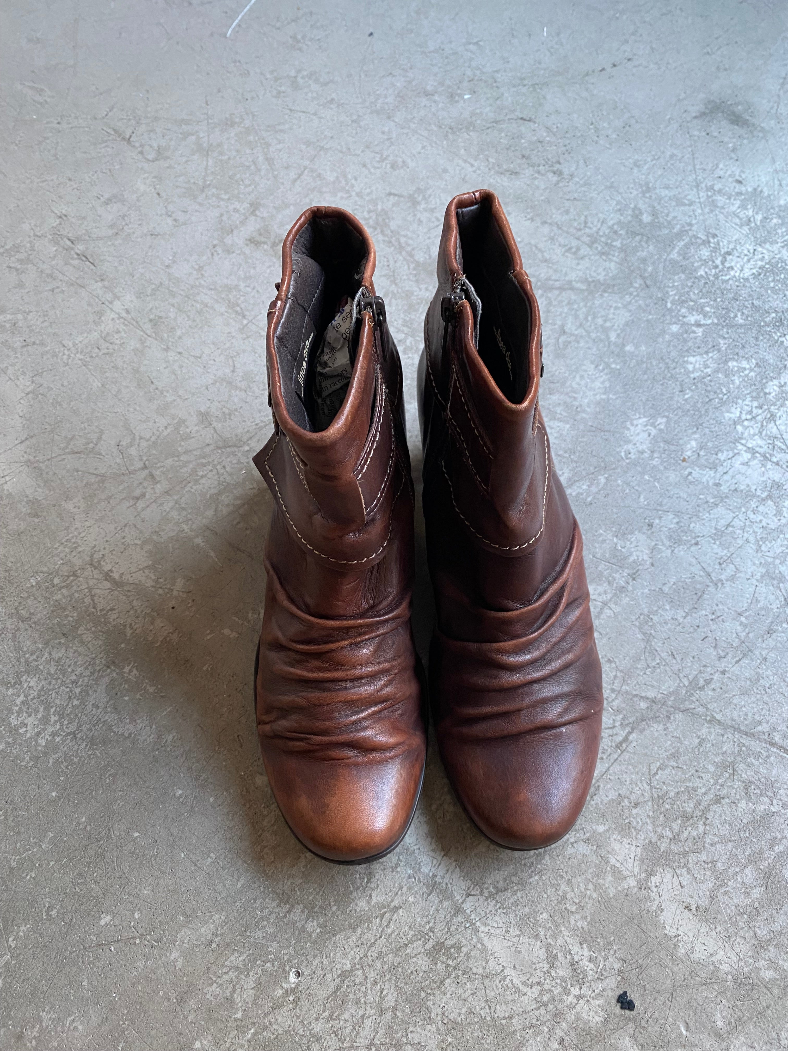 Vintage brown leather short boots size 39