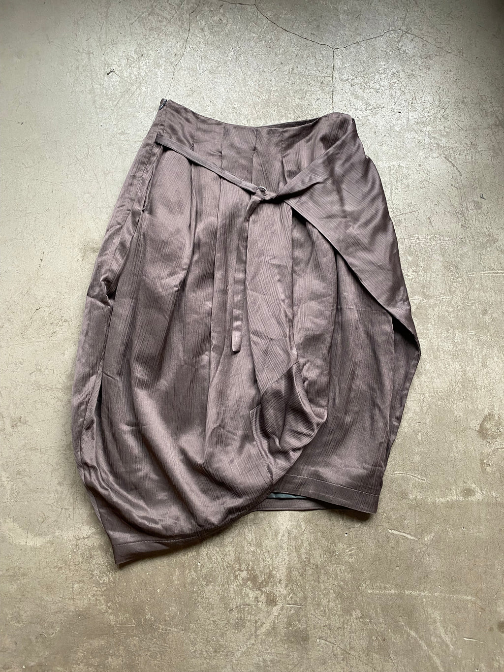 Asymmetrical balloon skirt