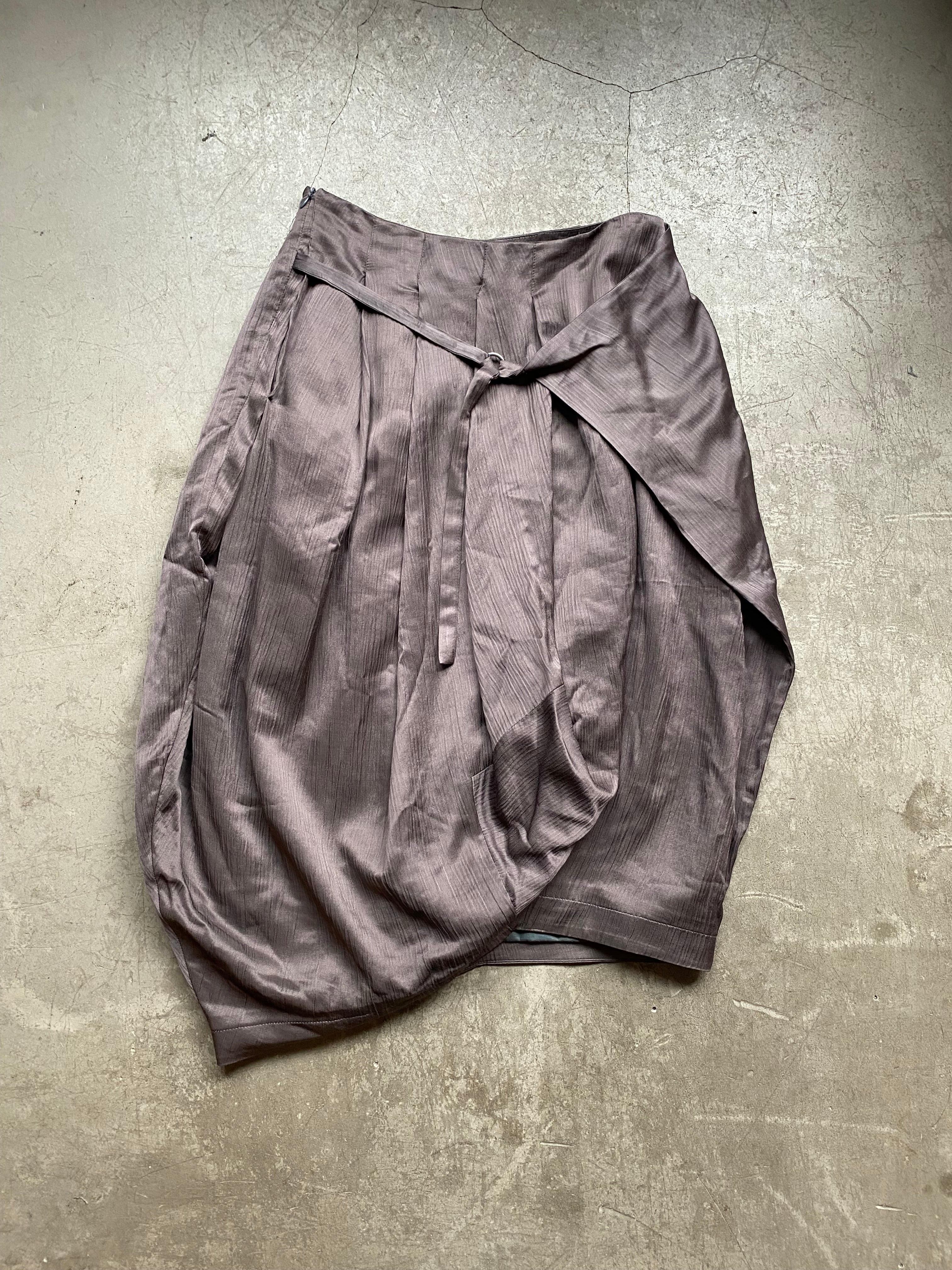 Asymmetrical balloon skirt