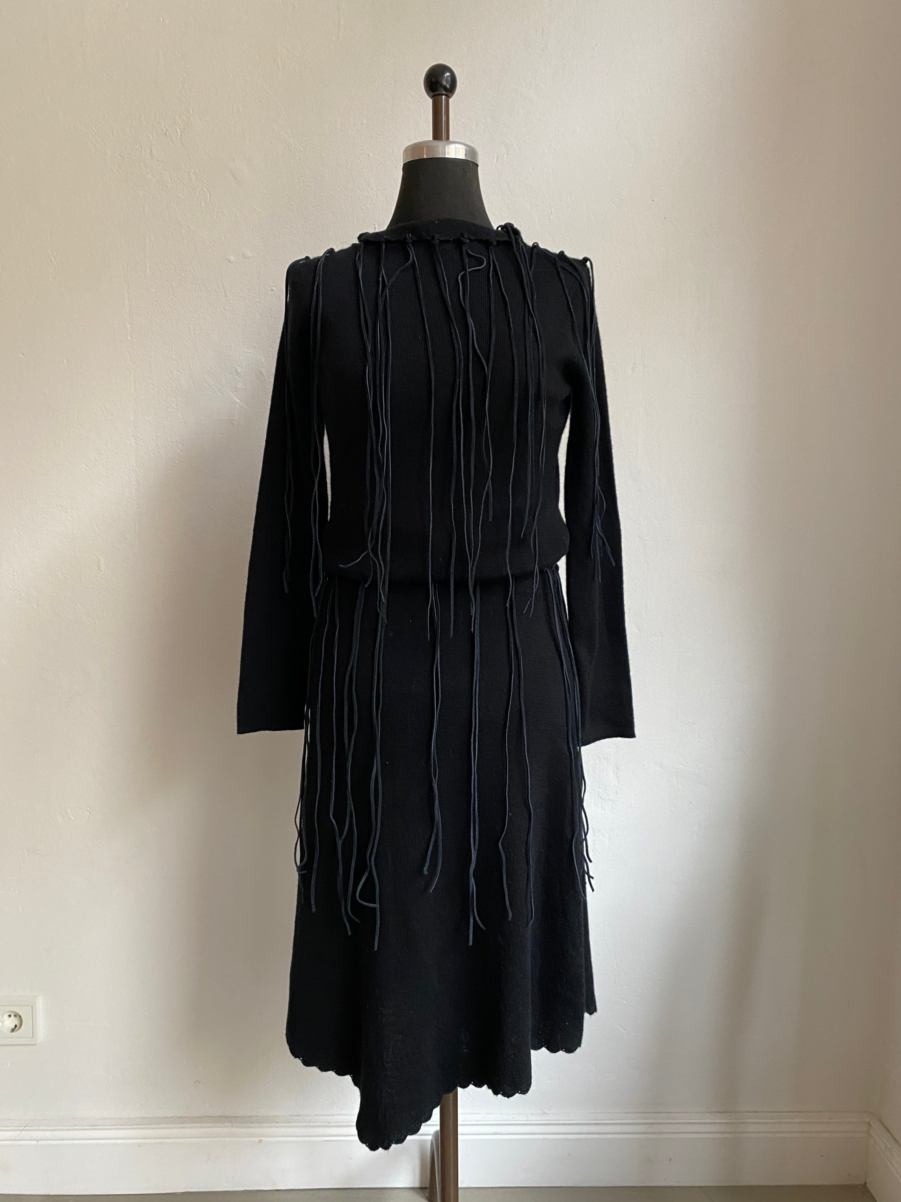 Black wool-blend fringed set up